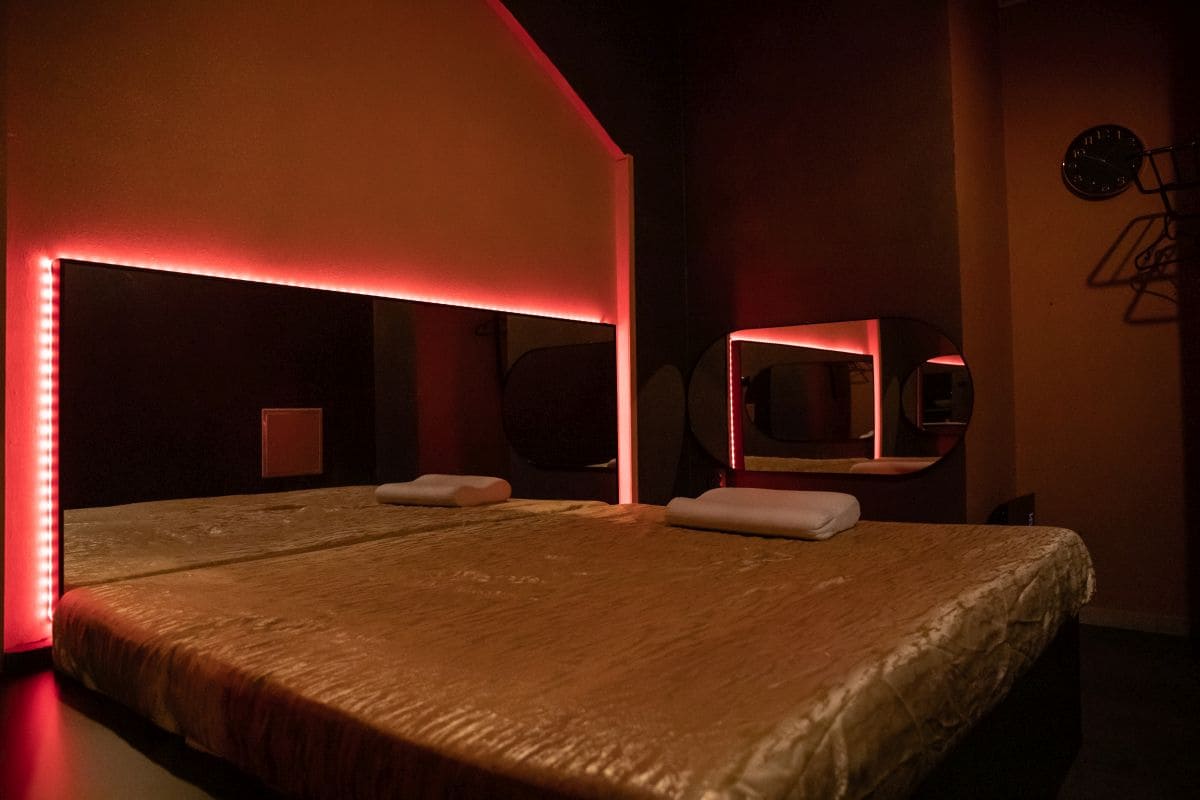 CandyShop AFTER DARK salon interior