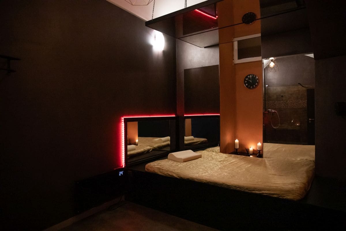 CandyShop AFTER DARK salon interior